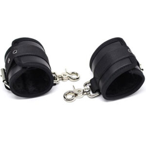 Leather Handcuffs With Big Hoops Black Käsiraudat