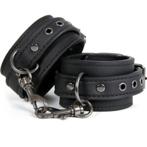 Please Be Kind! Black Handcuffs Käsiraudat